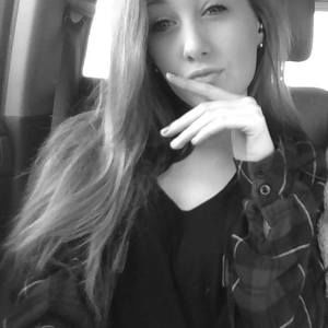 Meet your Posher, Caitlyn