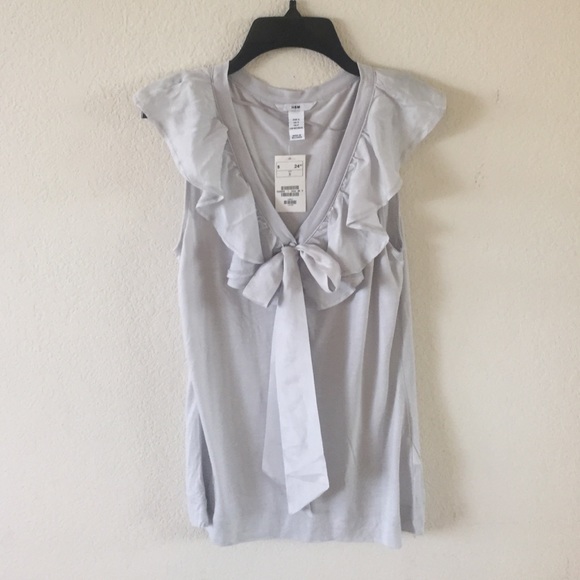 Grey ruffled top