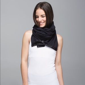 Lululemon all black Vinyasa Scarf