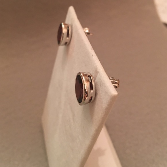 Stud Earrings - Picture 3 of 4