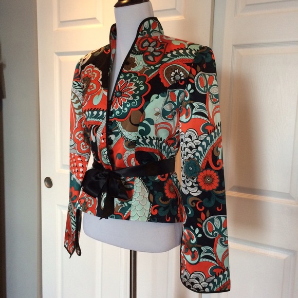 Silk Jacket with satin sash. - Picture 2 of 4