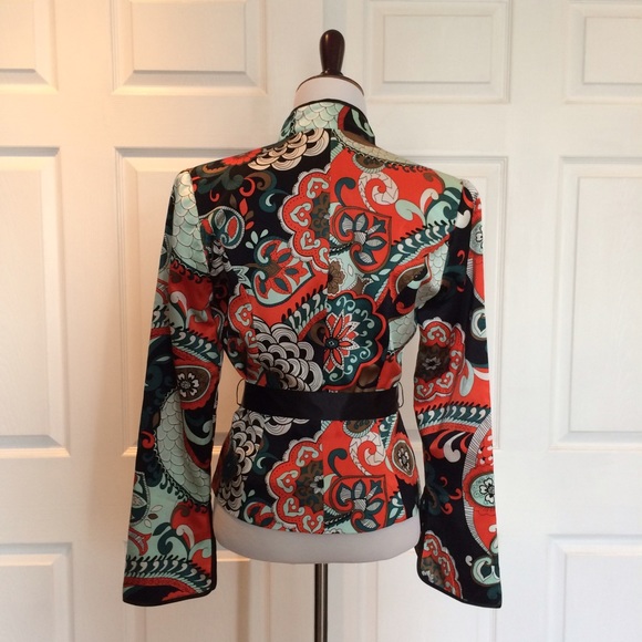 Silk Jacket with satin sash. - Picture 3 of 4