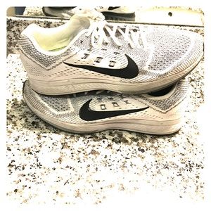 Nike running zoom structure 18