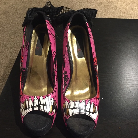 Iron fist gold digger heel