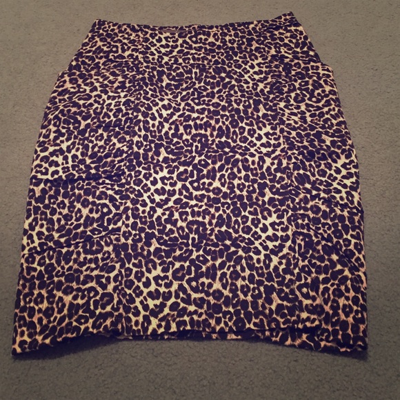 Leopard pencil skirt