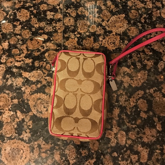 Authentic coach wristlet, great price! - Picture 2 of 4