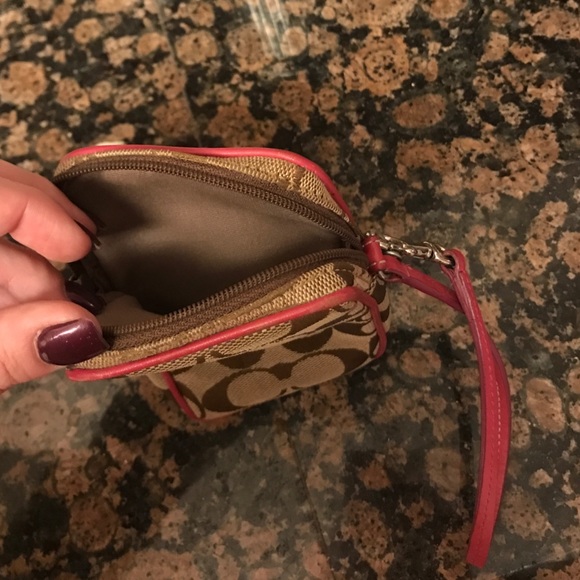 Authentic coach wristlet, great price! - Picture 4 of 4