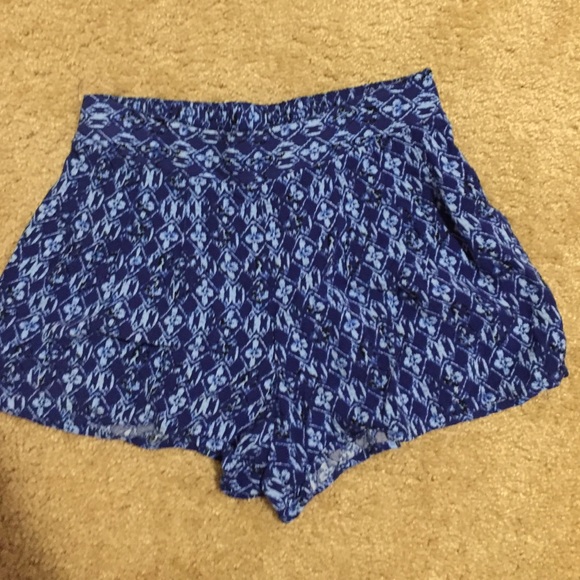 Blue patterned flow shorts