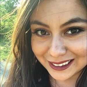 Meet your Posher, Reyna