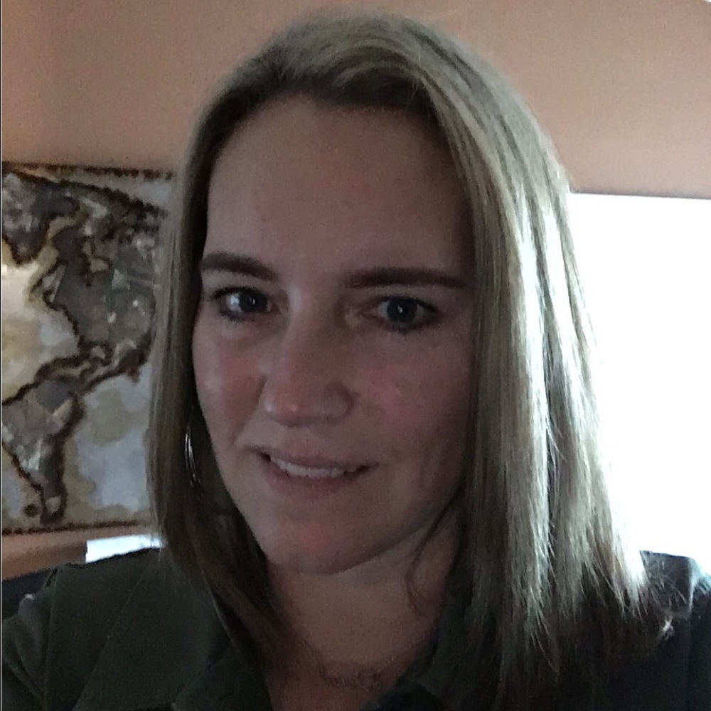 Meet your Posher, Dena