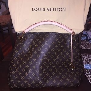 Louis Vuitton Artsy Hobo Bag