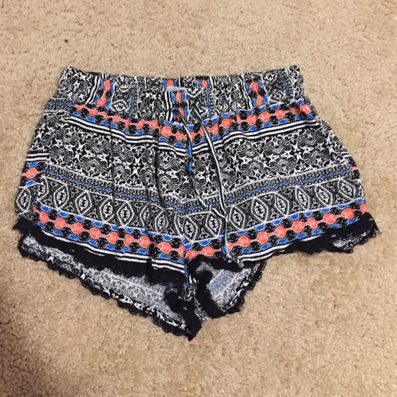 patterned flow shorts