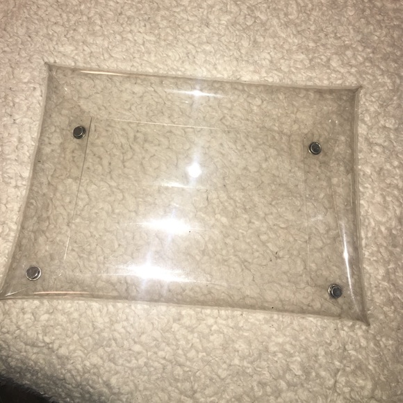 Clear clutch