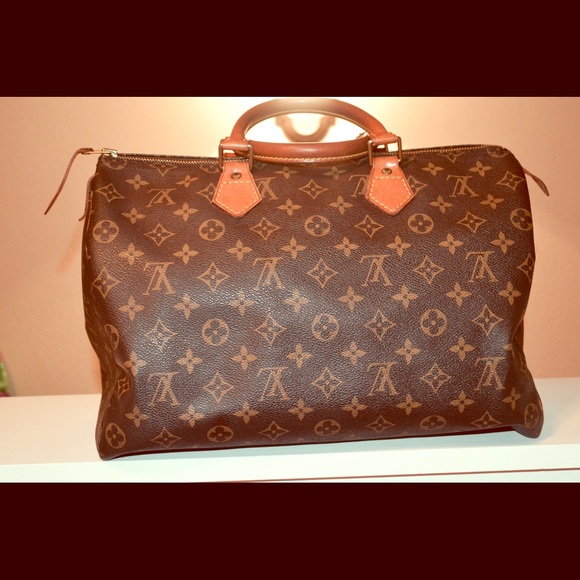 LOUIS VUITTON SPEEDY 35
