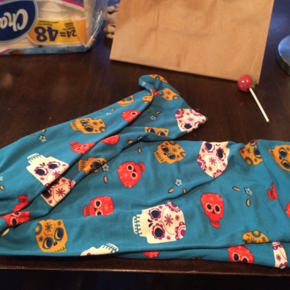 EUC lularoe OS sugar skulls
