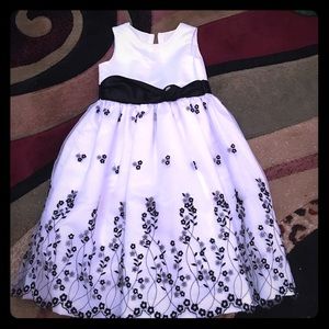 Girls dress