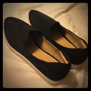 Nine West black loafers / flats