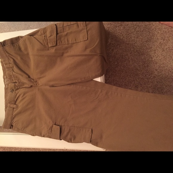 Croft & Barrow "classic fit" cargo Khakis pants