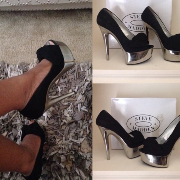 Steve Madden satin pump.