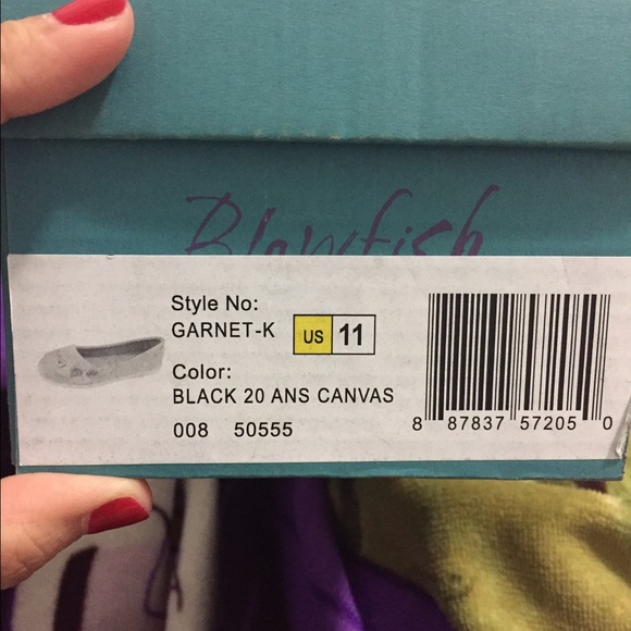 Girls black canvas flats! - Picture 4 of 4