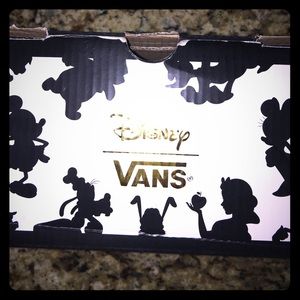 Disney (slip-on) minnie mouse size 2 kids