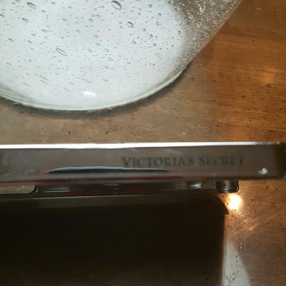 Victoria Secret Iphone 5 hardshell sparkly case - Picture 3 of 4