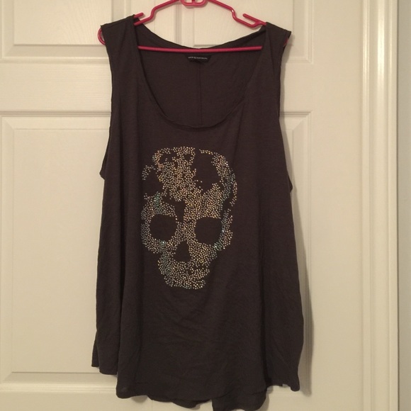 Tunic length Tank w/ skull detail