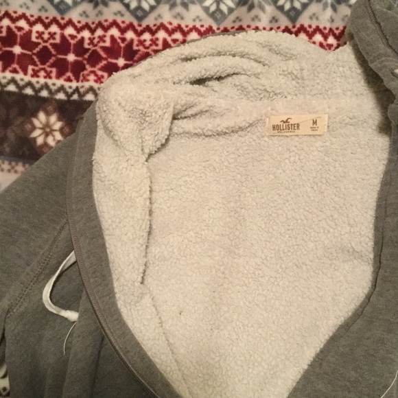 Hollister cropped zip up jacket - Picture 2 of 2