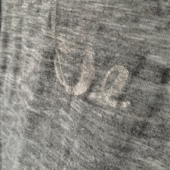 Grey cropped cutoff shirt - Picture 2 of 2