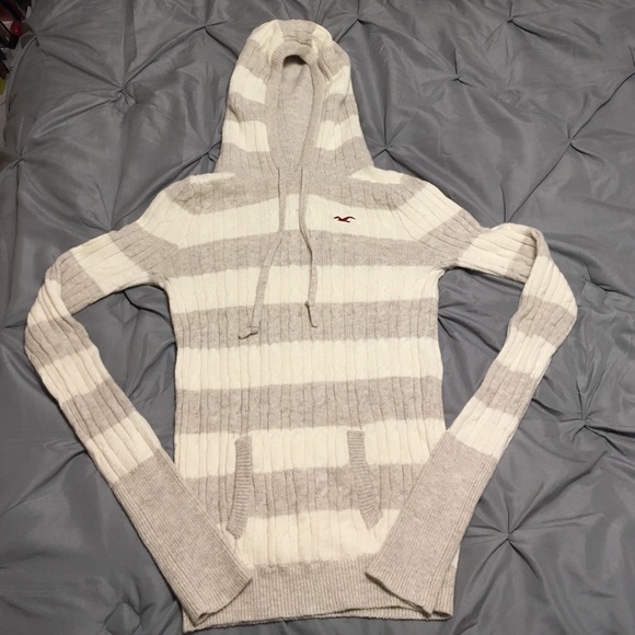Warm and cozy Hollister sweater with hood!