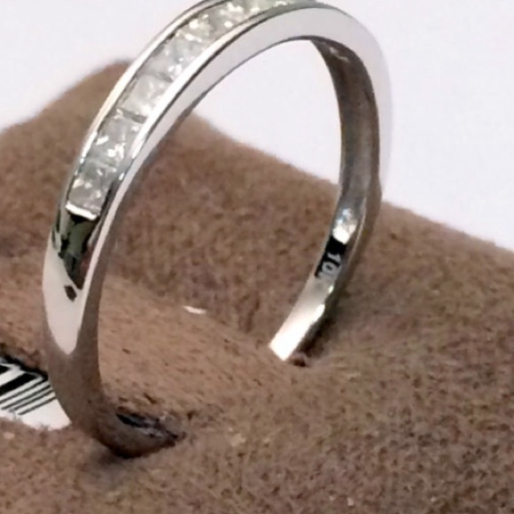 $1649 1CTTW NATURAL Diamond 10K Gold Band - Picture 3 of 4