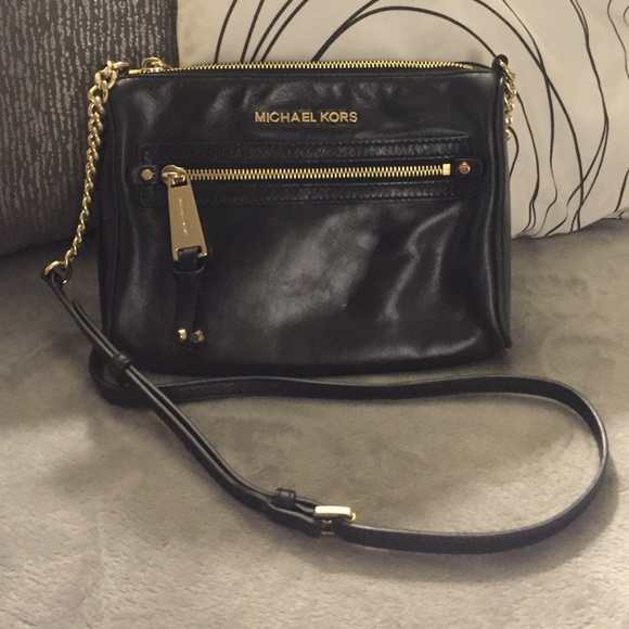 Michael Kors Handbags - Michael Kors Crossbody Bag