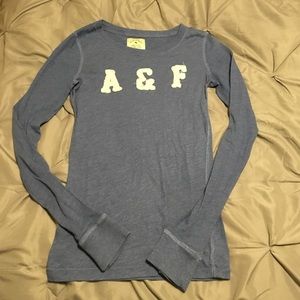 Cute, casual A&F long sleeved shirt!