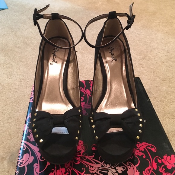 Black wedges - Picture 1 of 4