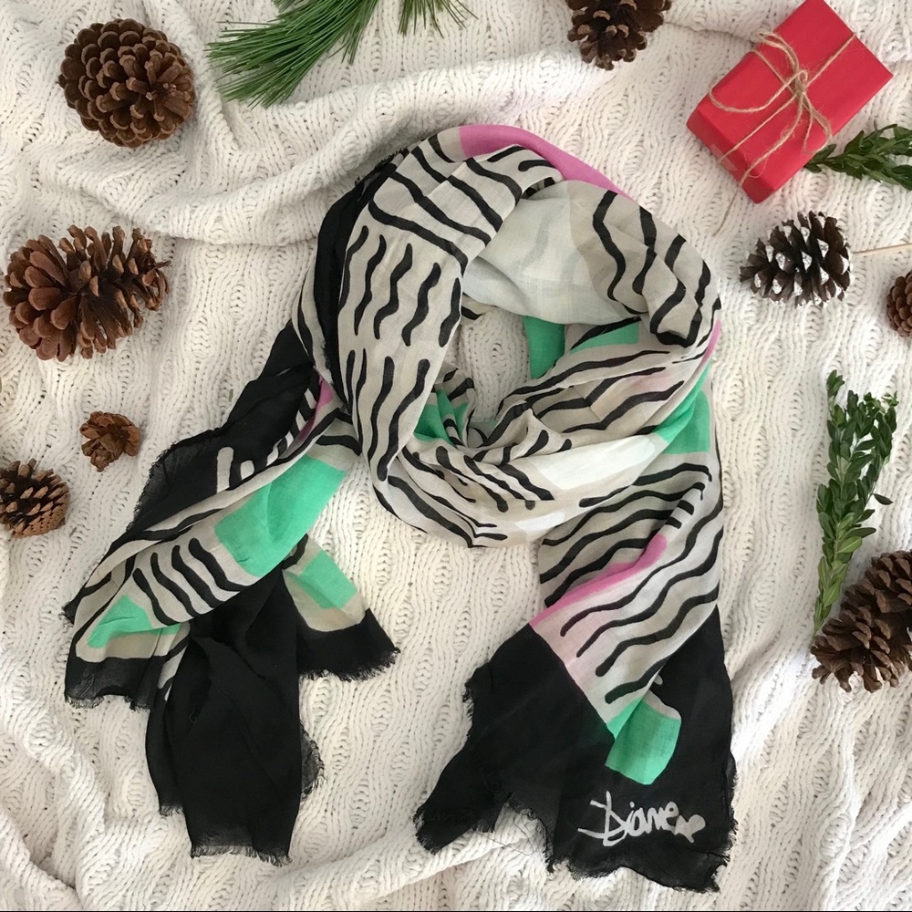 DVF printed scraf