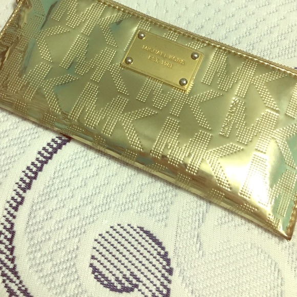 Gold wallet