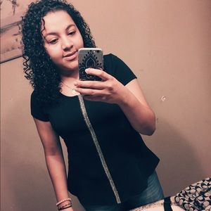 Meet your Posher, Tania