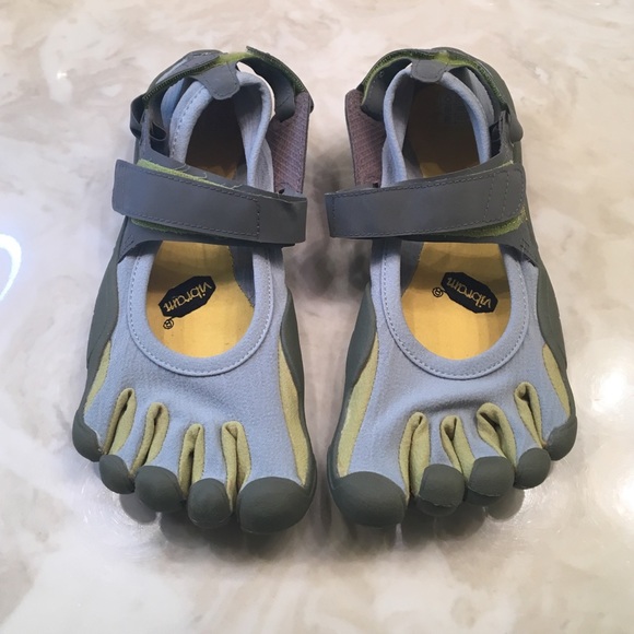 Vibram Fivefingers Shoes.  Sz. 40