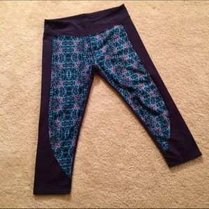 Navy tribal patterned Fabletics crop legging