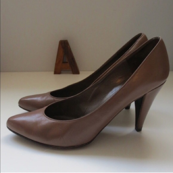 Charles Jourdan Taupe Pumps