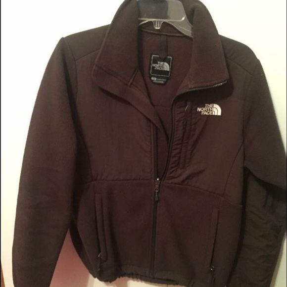 woman's small north face