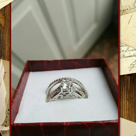 Fashionable Sparkling Platinum Crystal Ring - Picture 4 of 4