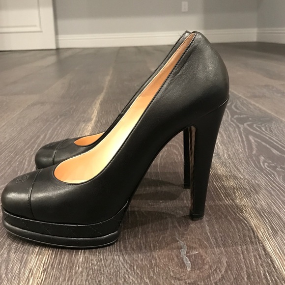 Chanel Shoes View 2