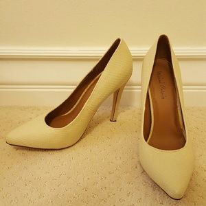 Completely New Michael Antonio Pointed Heels