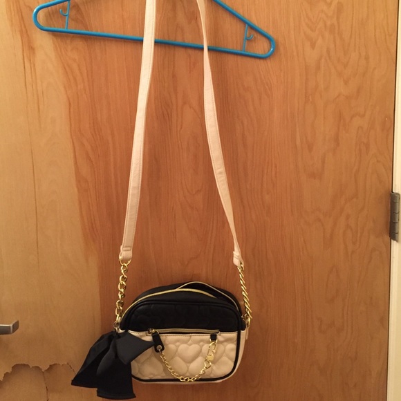 🔴one day sale🔴 Betsey Johnson Purse