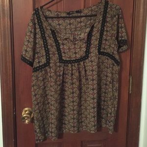 Very cute Doe & Rae blouse.