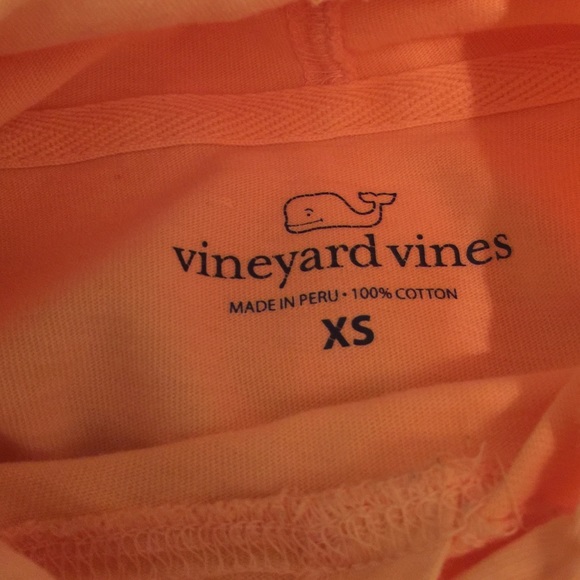 EUC Vineyard Vines hooded shirt - Picture 3 of 4