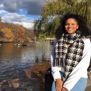 Meet your Posher, Maya