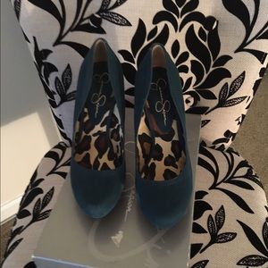 Jessica Simpson suede pumps