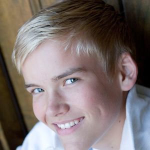 Meet your Posher, Max